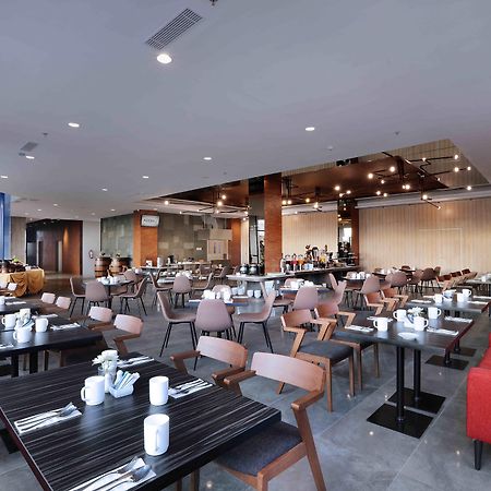 Aston Inn Pandanaran Семаранг Экстерьер фото