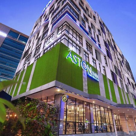 Aston Inn Pandanaran Семаранг Экстерьер фото