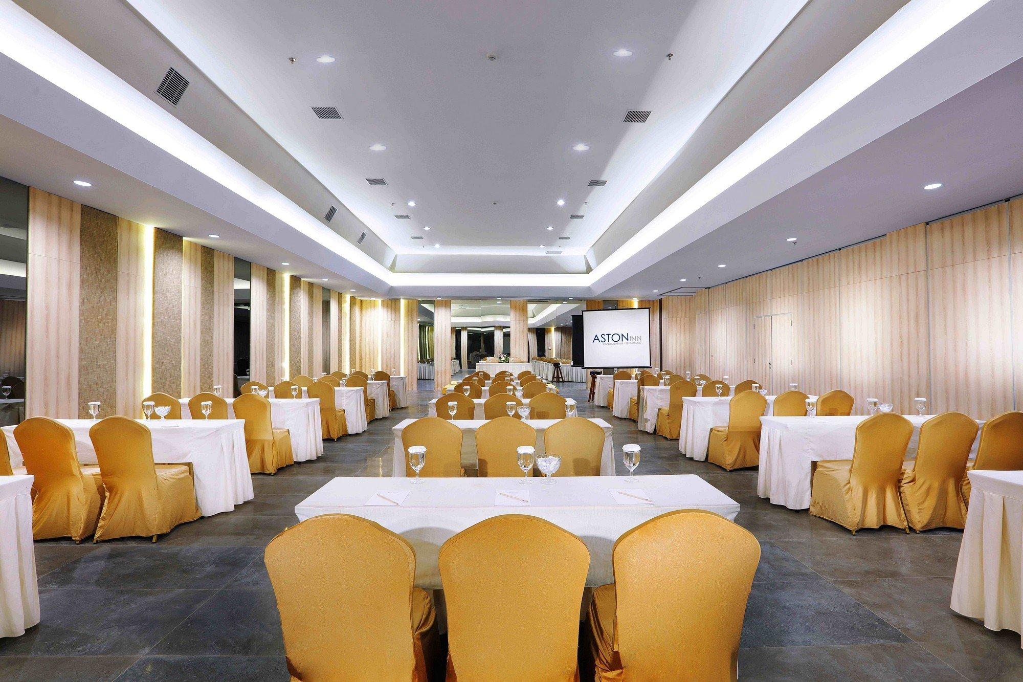 Aston Inn Pandanaran Семаранг Экстерьер фото