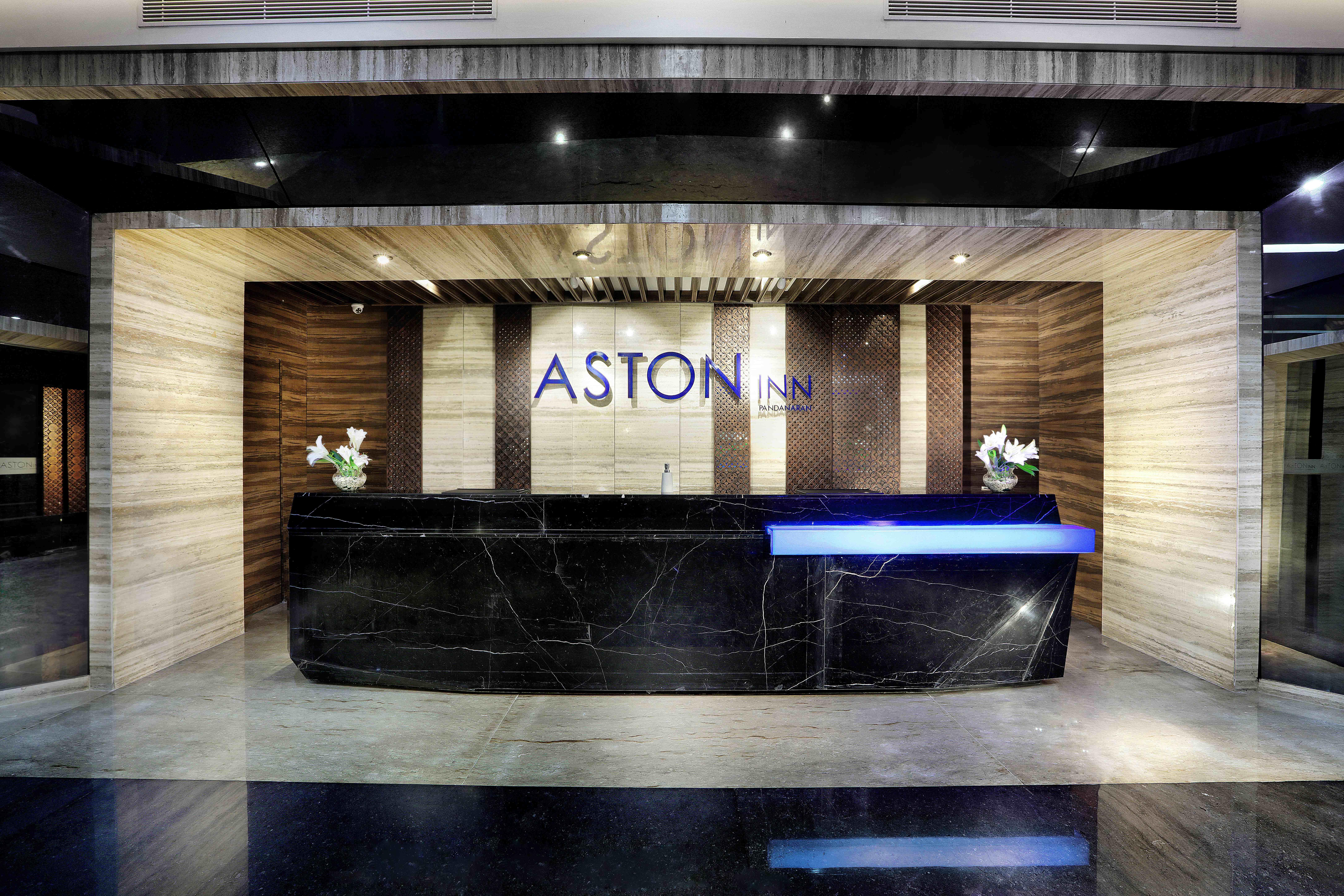 Aston Inn Pandanaran Семаранг Экстерьер фото