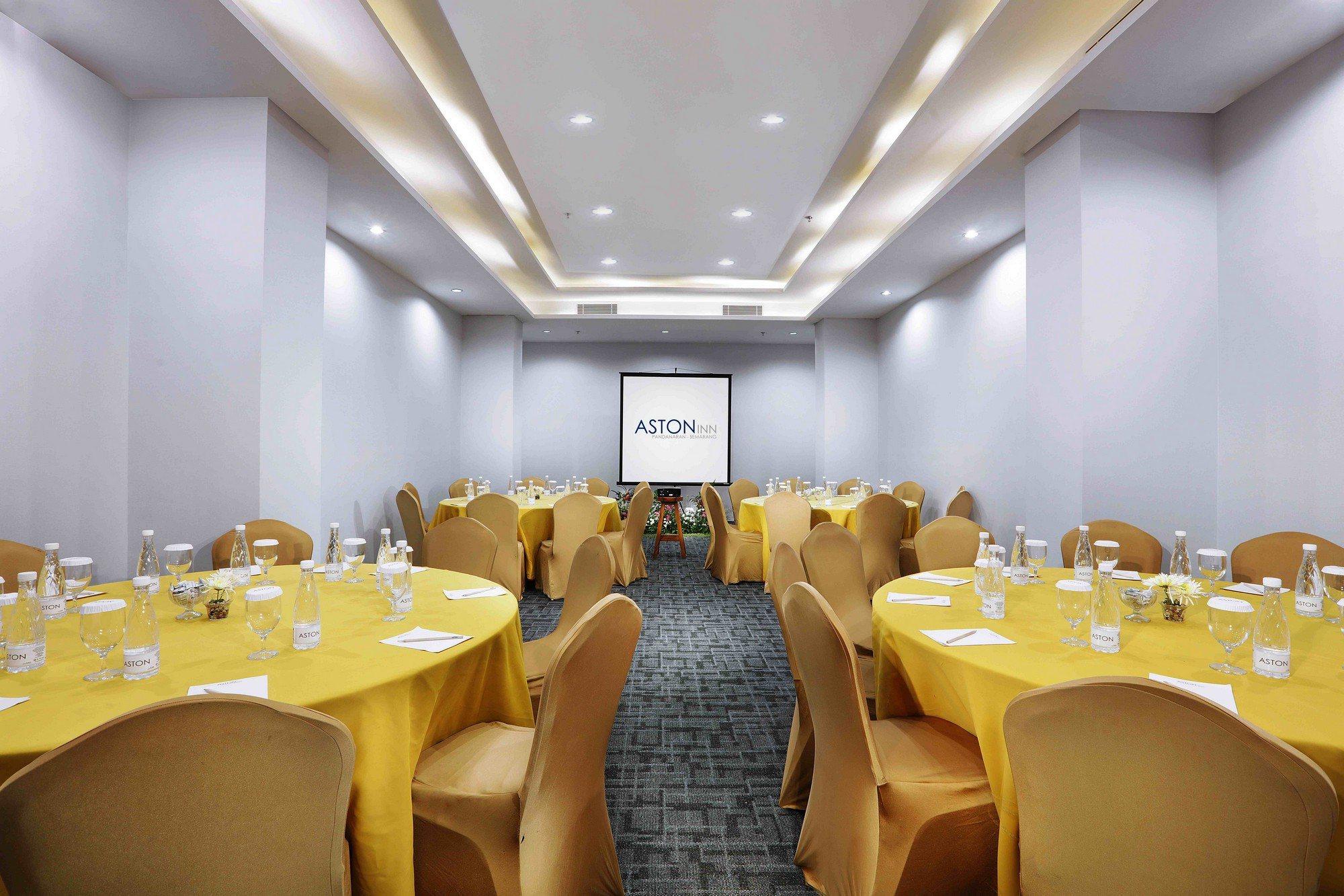 Aston Inn Pandanaran Семаранг Экстерьер фото