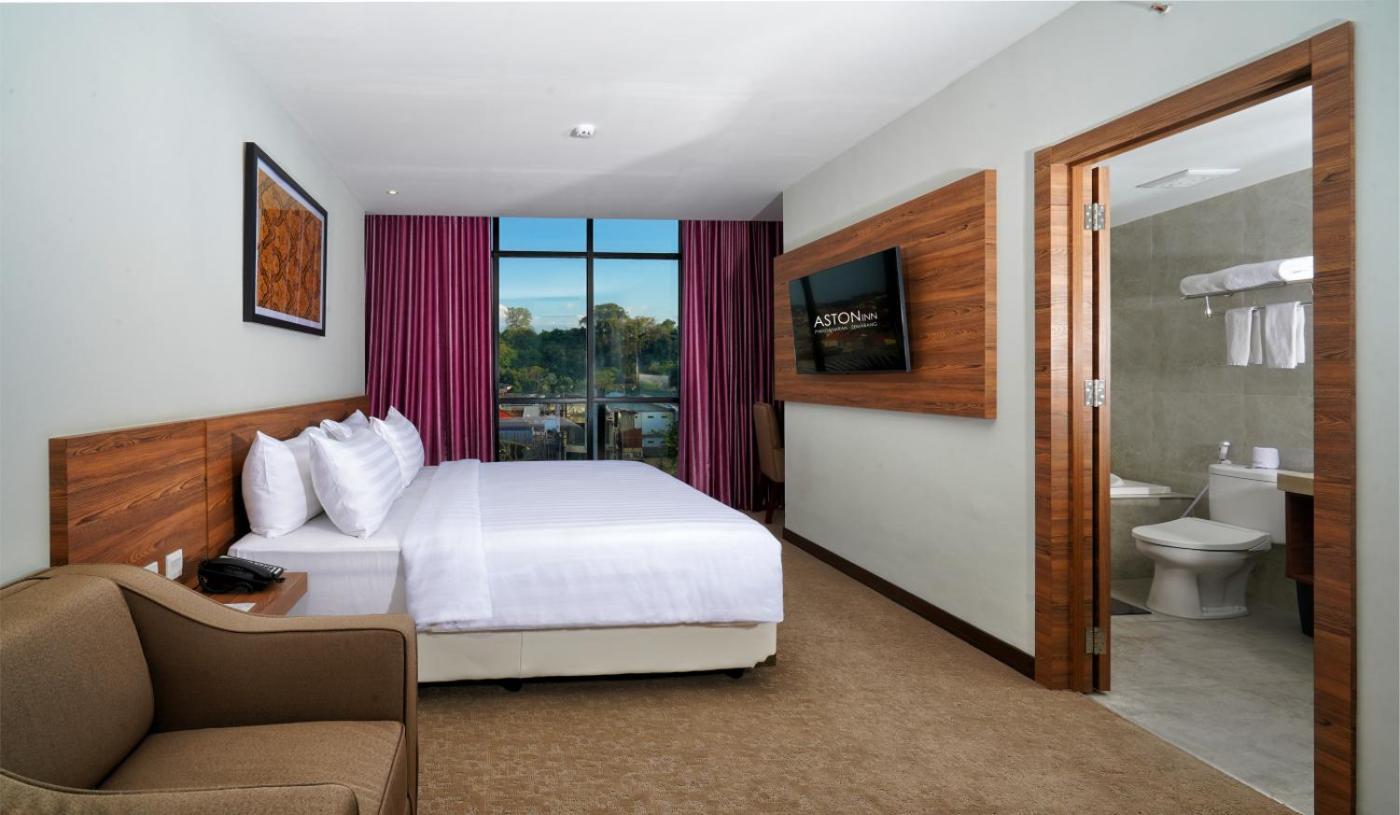 Aston Inn Pandanaran Семаранг Экстерьер фото
