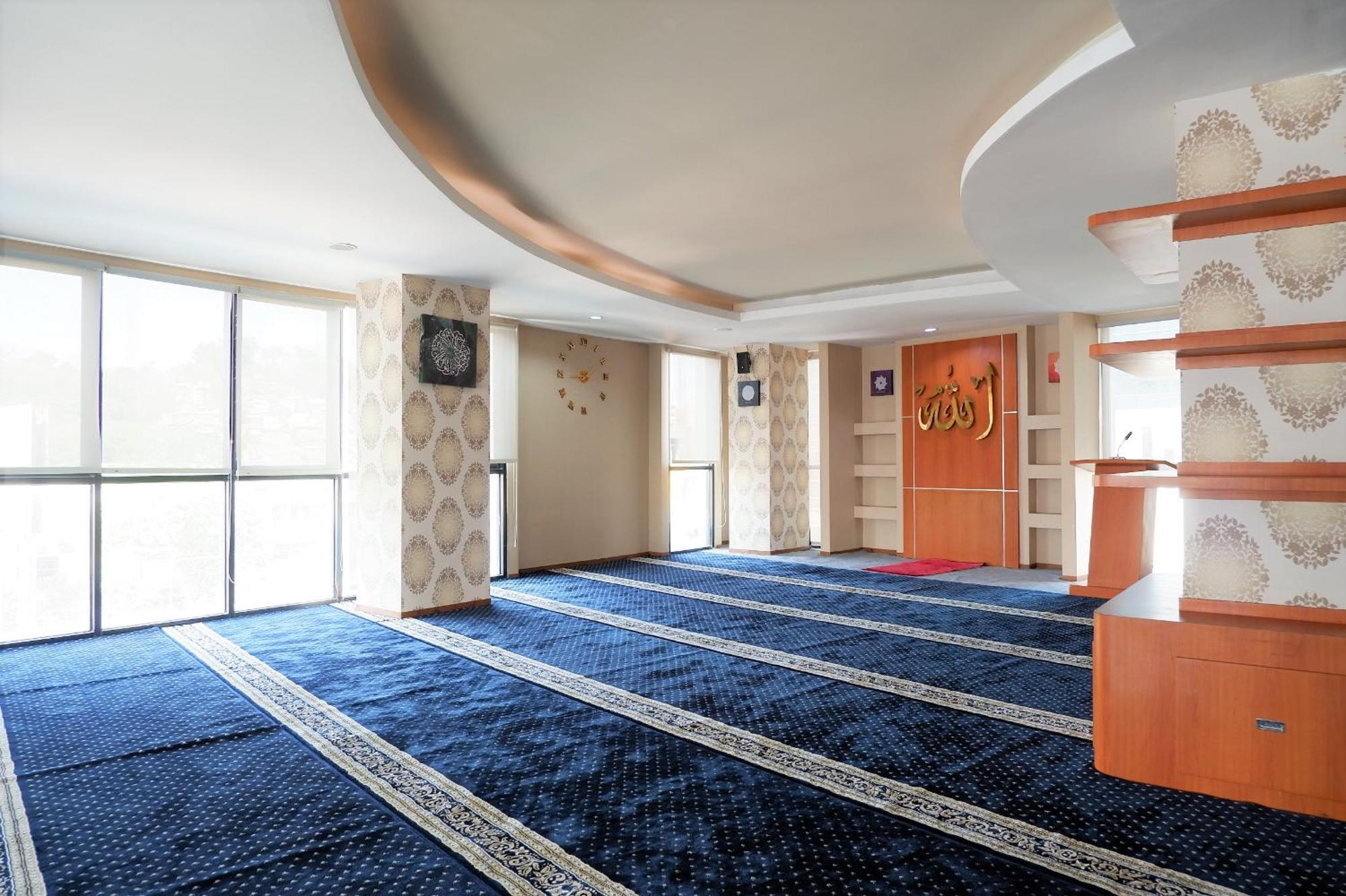 Aston Inn Pandanaran Семаранг Экстерьер фото