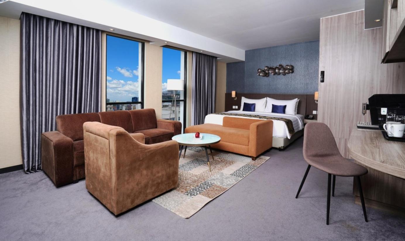 Aston Inn Pandanaran Семаранг Экстерьер фото