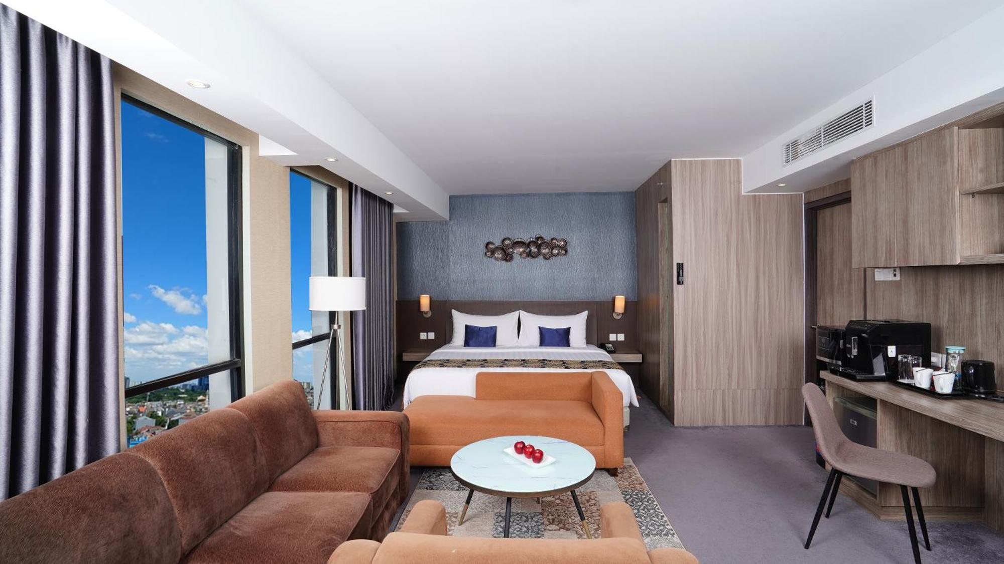 Aston Inn Pandanaran Семаранг Экстерьер фото